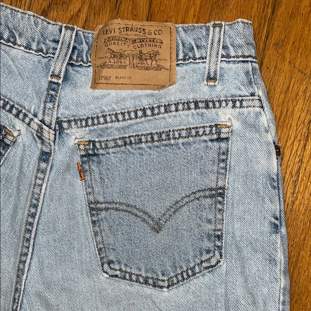 Vintage Levi's 967 Orange Tab Relaxed Fit Light Blue Denim Shorts Size 7